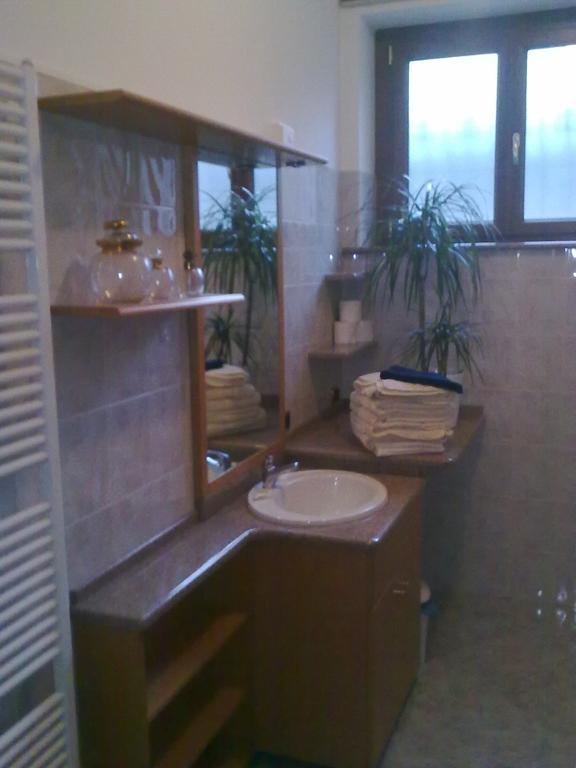 Affittacamere Valchiavenna - Foresteria Lombarda Con Parcheggio Privato Sul Posto! Apprezzata Gestione Familiare Dal 2012, Qualita-Prezzo Top! "Guest-House With Private Parking On Site! Appreciated Family Management Since 2012, Quality-Price Top!" Номер фото