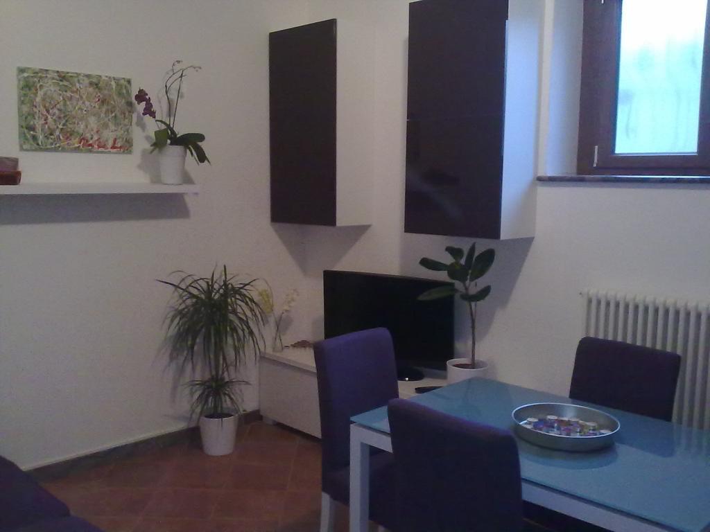 Affittacamere Valchiavenna - Foresteria Lombarda Con Parcheggio Privato Sul Posto! Apprezzata Gestione Familiare Dal 2012, Qualita-Prezzo Top! "Guest-House With Private Parking On Site! Appreciated Family Management Since 2012, Quality-Price Top!" Номер фото