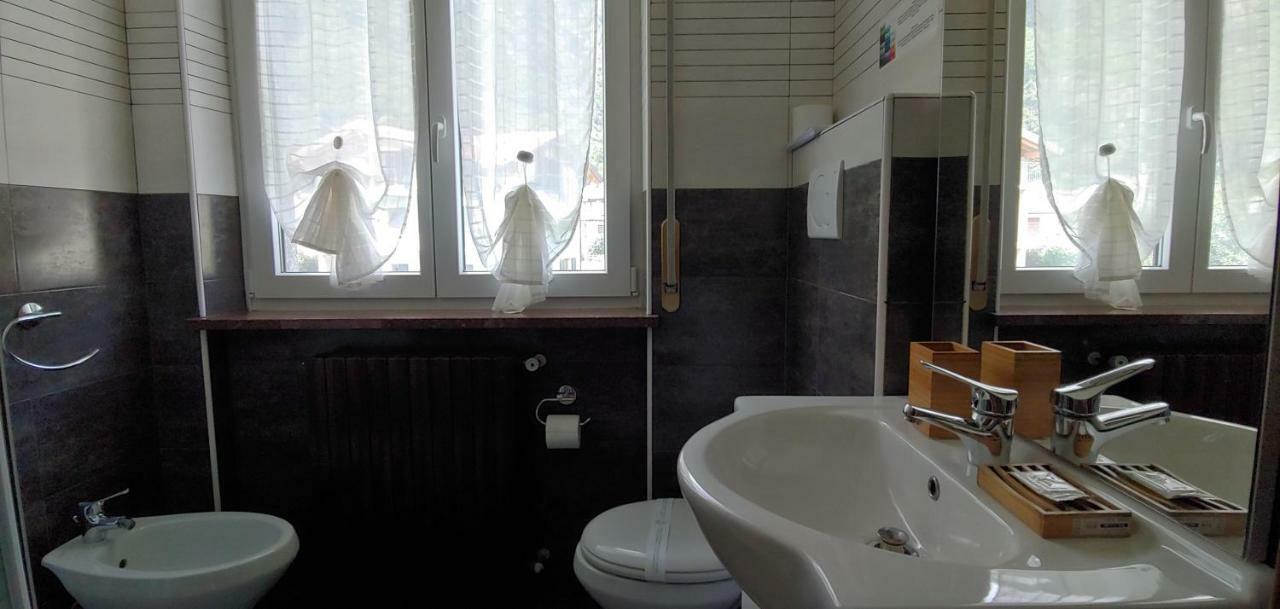 Affittacamere Valchiavenna - Foresteria Lombarda Con Parcheggio Privato Sul Posto! Apprezzata Gestione Familiare Dal 2012, Qualita-Prezzo Top! "Guest-House With Private Parking On Site! Appreciated Family Management Since 2012, Quality-Price Top!" Экстерьер фото